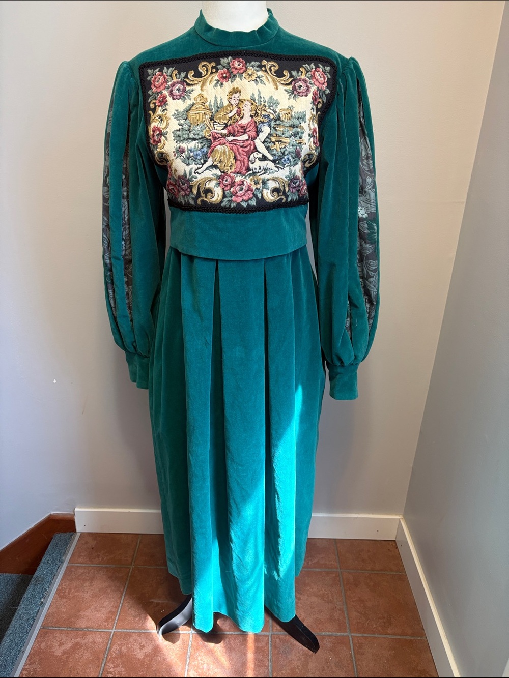 Vintage Shuttle & Sea Winds Teal Velvet Tapestry Dress | Renaissance / Romantic
